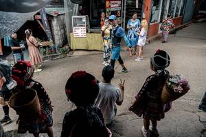 BIB: 590
                            <button type="button" onclick="openModal(22792057)" class="btn btn-primary btn-sm float-right btn-popup" data-toggle="modal" data-target=".modal-high-quality">
                        <i class="fas fa-shopping-cart"></i> Add to Cart
                    </button>
                                            <button type="button" onclick="isThisMe(22792057, true)" class="btn btn-success btn-sm float-right btn-popup btn-isme hidden" data-toggle="tooltip" data-placement="bottom" title="นี่คือรูปของคุณใช่ไหม คลิกที่นี่เพื่อเอาเข้าอัลบั้ม">
                        <i class="fas fa-plus"></i> Add to album
                    </button>
                    <button type="button" onclick="isThisMe(22792057, false)" class="btn btn-warning btn-sm float-right btn-popup btn-isnotme hidden">
                        <i class="fas fa-ban"></i> Remove from album
                    </button>